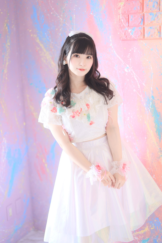 東城アミナ