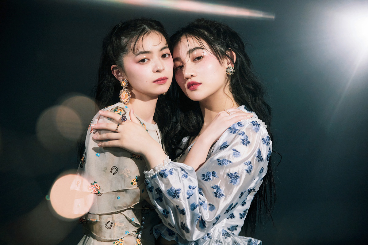 佐々木莉佳子、上國料萌衣