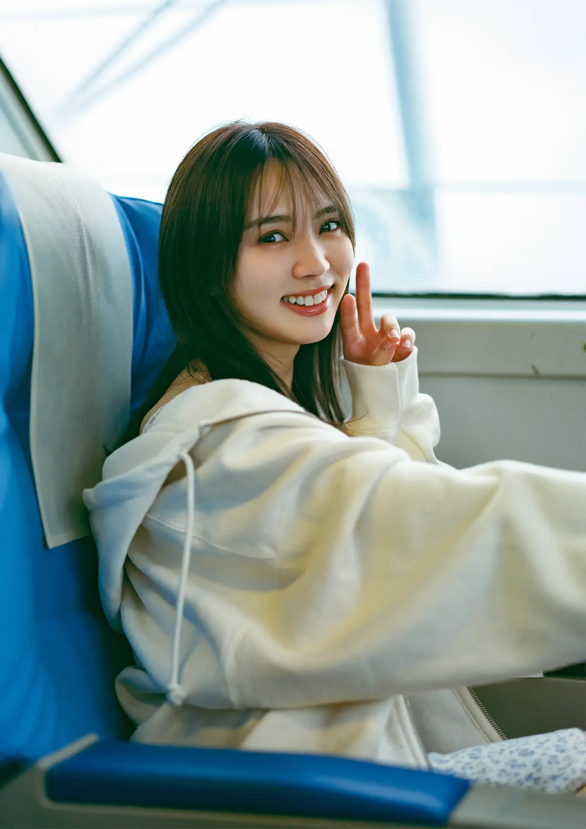 小林由依