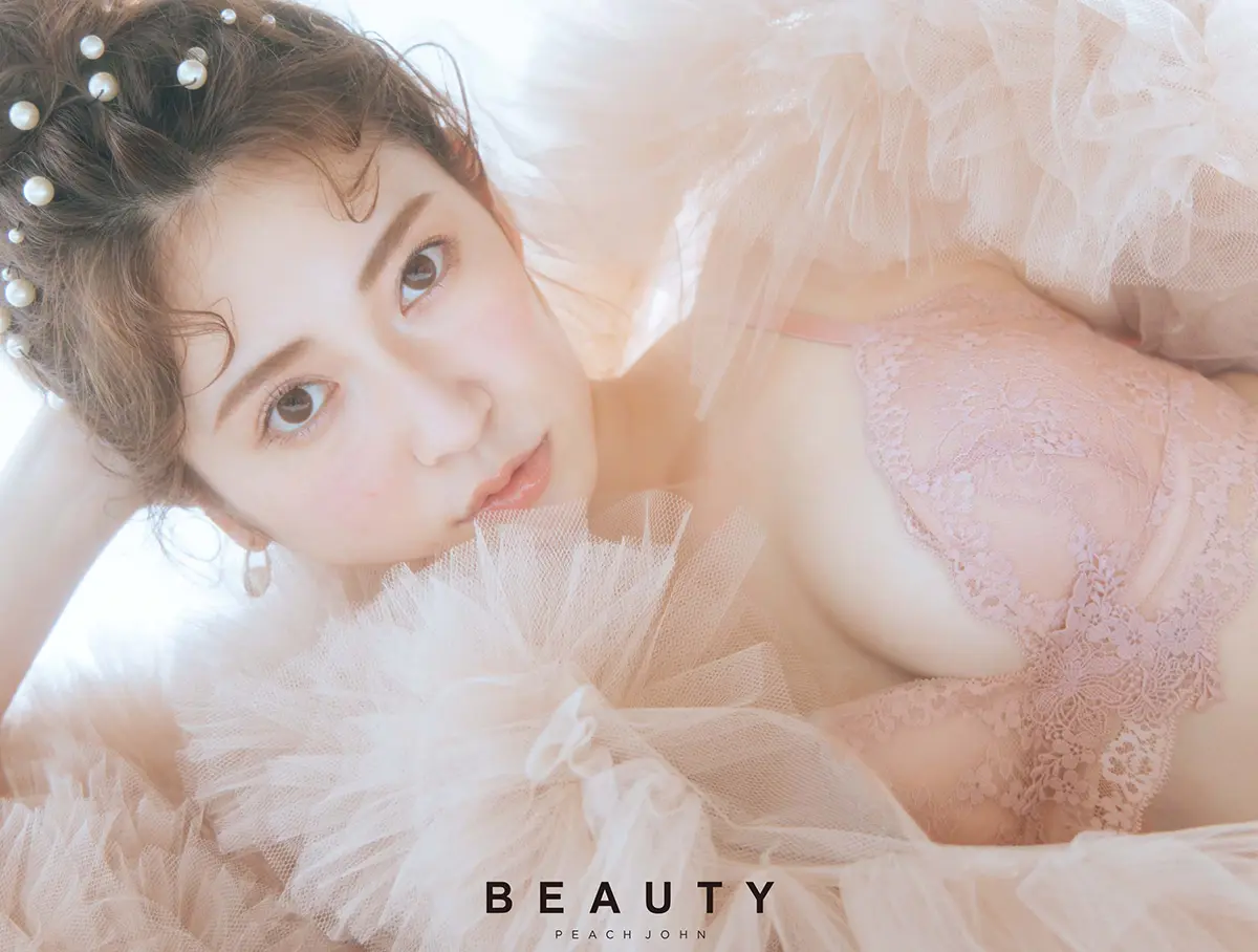 吉田朱里