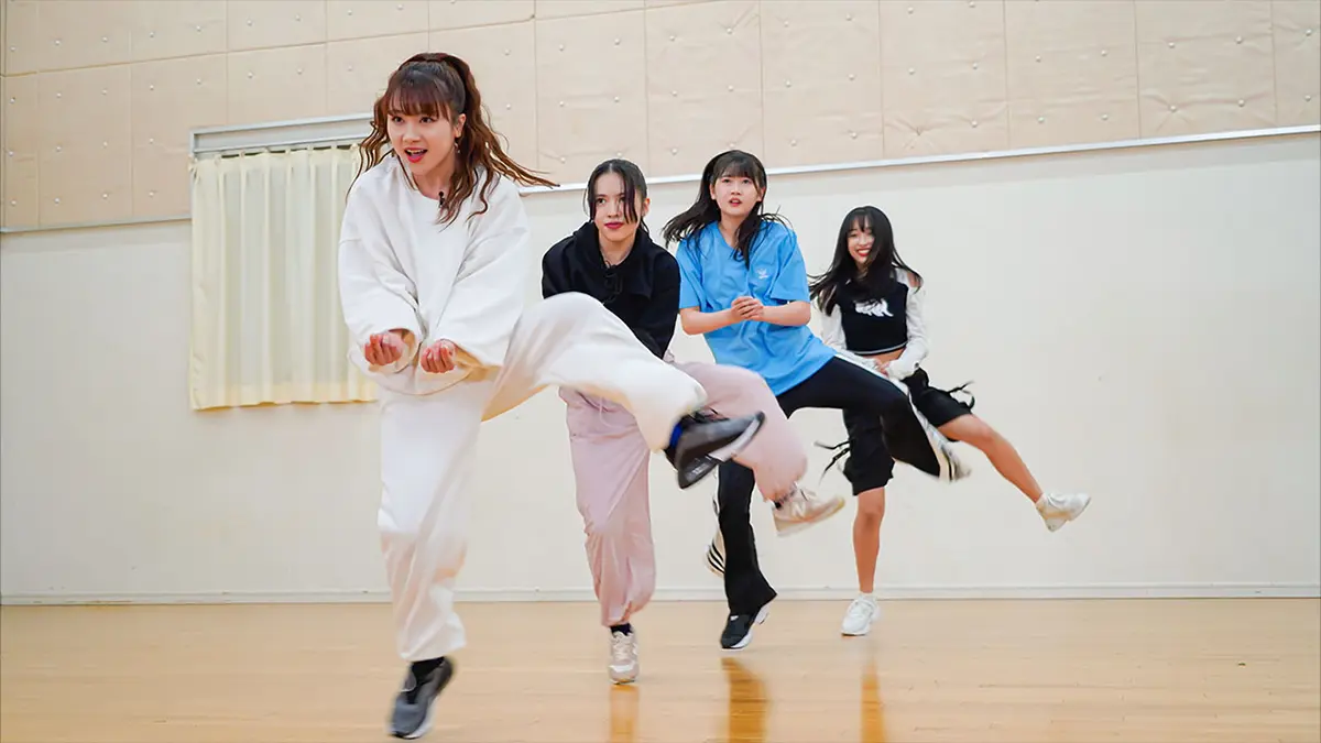石田亜佑美、岡村ほまれ、為永幸音、北原もも