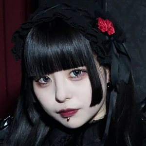 希死緋璃