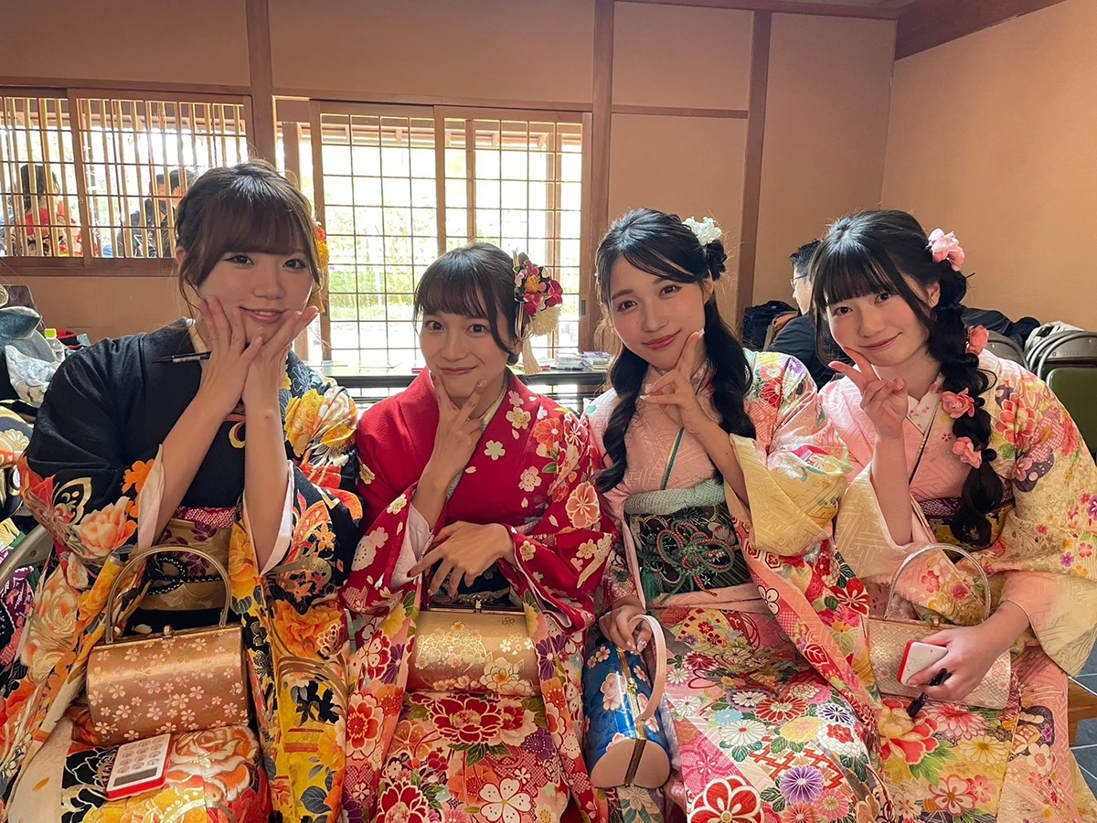 河村かれん、瞳さとみ、黒木春菜、竹下優里