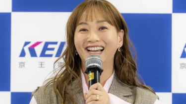 藤本美貴が京王電鉄 新型通勤車両「2000系」初お披露目イベントに登場